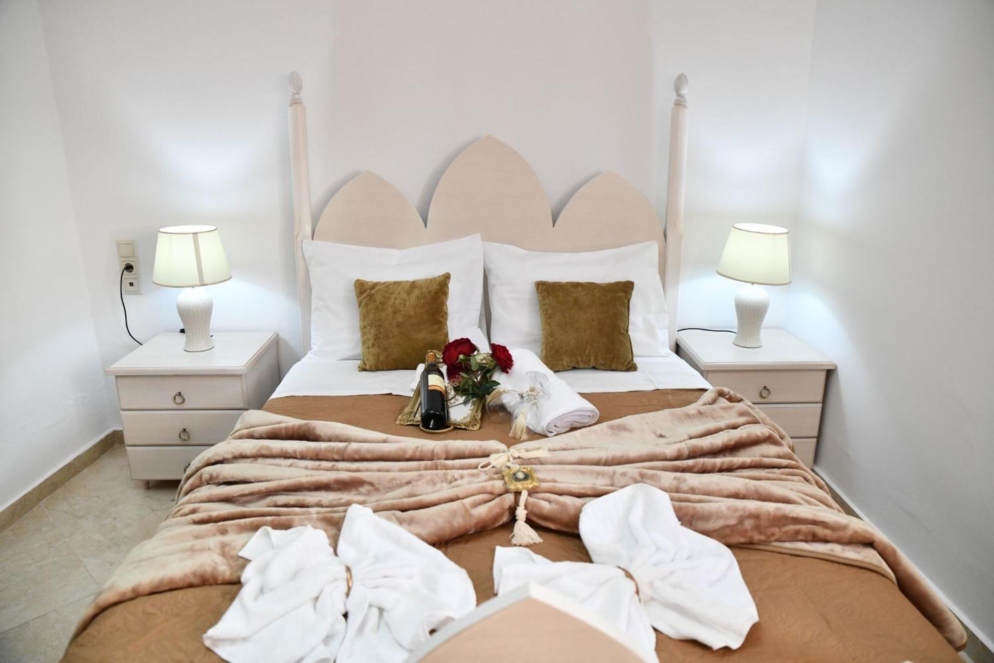 Kleopatra Deluxe Apartment With Jacuzzi กามิลารี ภายนอก รูปภาพ