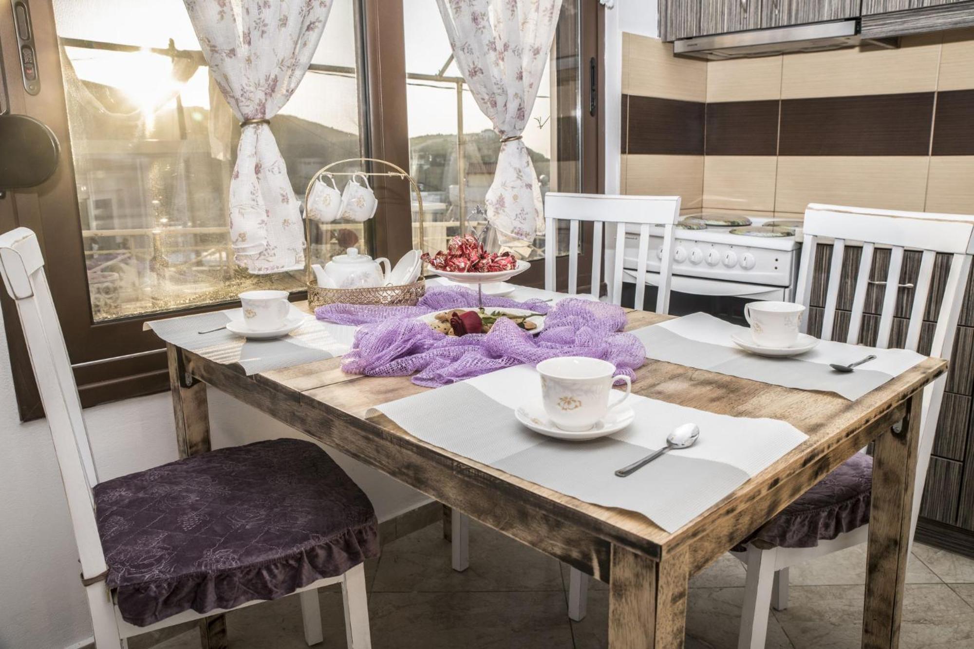 Kleopatra Deluxe Apartment With Jacuzzi กามิลารี ภายนอก รูปภาพ